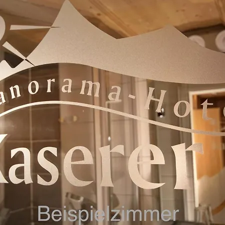 Panorama Kaserer מלון 3*